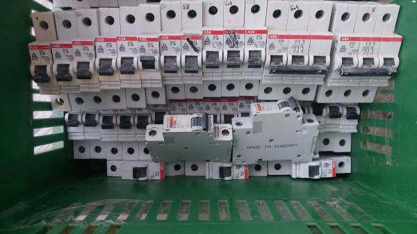 מאמתים של חברת ABB חז