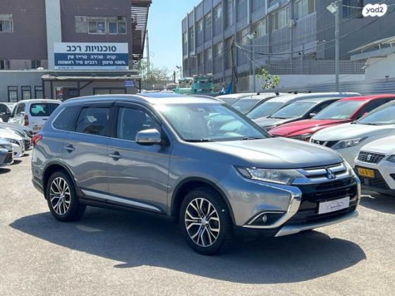 מיצובישי אאוטלנדר Premium אוט' 7 מק' 2.0 (150 כ''ס) בנזין 2017 למכירה בנתניה