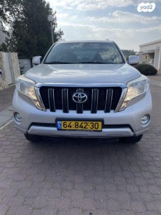 טויוטה לנד קרוזר ארוך 4X4 Luxury אוט' דיזל 7 מק' 3.0 (190 כ''ס) דיזל 2014 למכירה בכפר ורדים