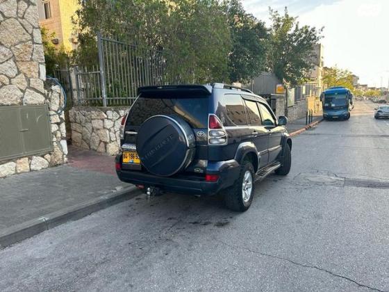 טויוטה לנד קרוזר ארוך 4X4 Luxury אוט' דיזל 8 מק' 3.0 (166 כ''ס) דיזל 2006 למכירה בצור הדסה