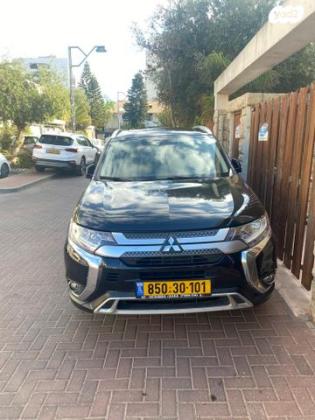 מיצובישי אאוטלנדר Instyle אוט' 7 מק' 2.0 (150 כ"ס) בנזין 2020 למכירה בראשון לציון
