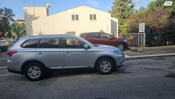 מיצובישי אאוטלנדר Instyle אוט' 7 מק' 2.0 (150 כ"ס) בנזין 2016 למכירה בחיפה