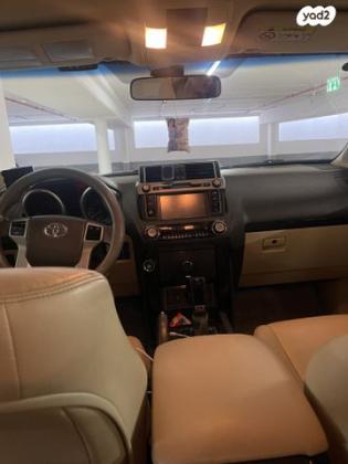 טויוטה לנד קרוזר ארוך 4X4 Luxury אוט' דיזל 7 מק' 2.8 (177 כ"ס) דיזל 2016 למכירה בנהריה