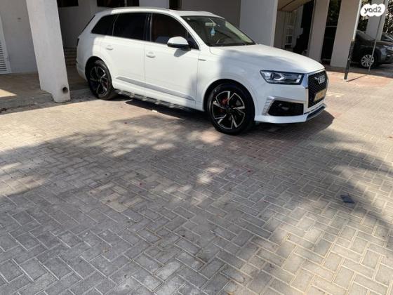 אאודי Q7 4X4 אוט' דיזל 5 מק' 3.0 (218 כ''ס) דיזל 2016 למכירה בכפר סבא