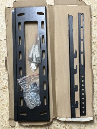 מתקן תליה אוניברסלי לטלויזיה