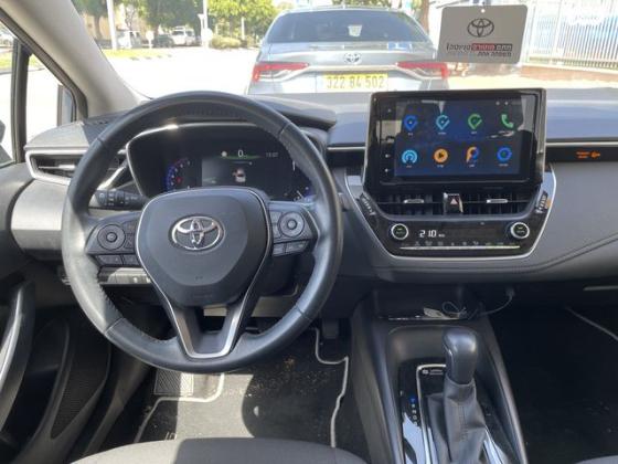 טויוטה קורולה הייבריד Sense סדאן אוט' 1.8 (98 כ''ס) בנזין 2022 למכירה בעכו