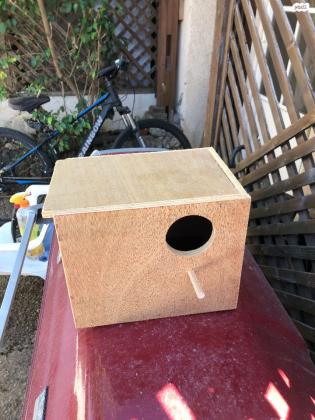 למכירה מתקנים לאוכל ושתייה לתוכים,וגם