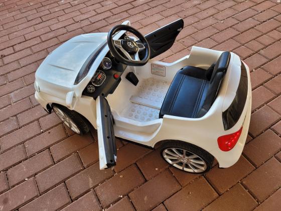 ממונע מרסדס יש תקלה עם