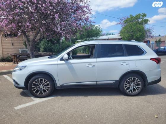 מיצובישי אאוטלנדר Premium אוט' 7 מק' 2.0 (150 כ''ס) בנזין 2017 למכירה ביקיר