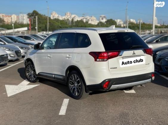 מיצובישי אאוטלנדר Instyle אוט' 7 מק' 2.0 (150 כ"ס) בנזין 2018 למכירה בראשון לציון