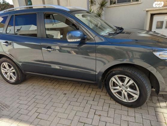 יונדאי סנטה פה 4X4 Executive אוט' בנזין 7 מק' 2.3 (174 כ''ס) בנזין 2012 למכירה בתל מונד
