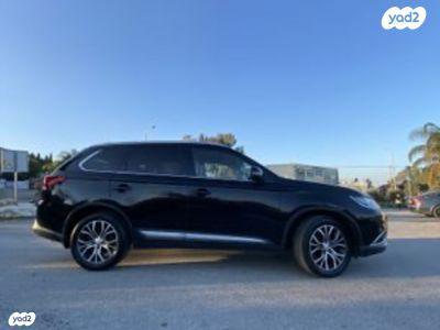 מיצובישי אאוטלנדר Premium אוט' 7 מק' 2.0 (150 כ''ס) בנזין 2015 למכירה בראש פינה