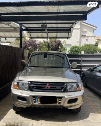 מיצובישי פג'רו קצר 4X4 GLX אוט' דיזל 5 מק' 3.2 (160 כ''ס) דיזל 2001 למכירה בנס ציונה
