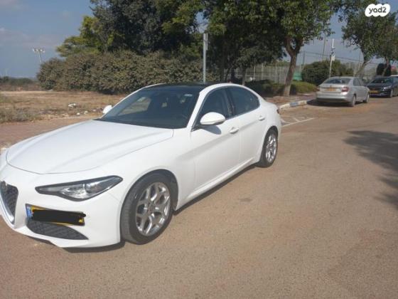 אלפא רומיאו ג'וליה Monza RWD אוט' 2.0 (200 כ"ס) בנזין 2021 למכירה בבנימינה גבעת עדה