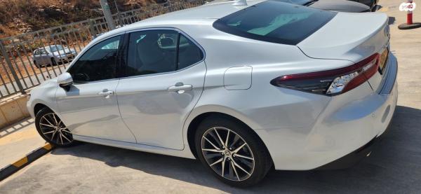 טויוטה קאמרי XLE הייבריד אוט' 2.5 (208 כ''ס) בנזין 2022 למכירה בקרית ים