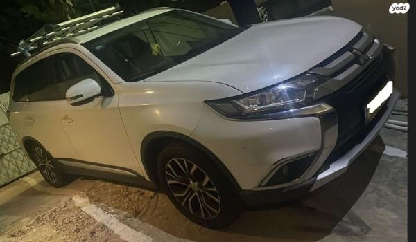 מיצובישי אאוטלנדר Premium אוט' 7 מק' 2.0 (150 כ''ס) בנזין 2017 למכירה בהרצליה