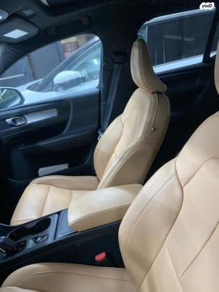 וולוו XC40 T4 Momentum Plus אוט' 2.0 (190 כ''ס) בנזין 2020 למכירה בהרצליה