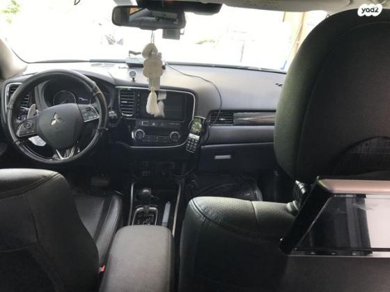 מיצובישי אאוטלנדר Premium אוט' 7 מק' 2.0 (150 כ''ס) בנזין 2018 למכירה בכפר טרומן