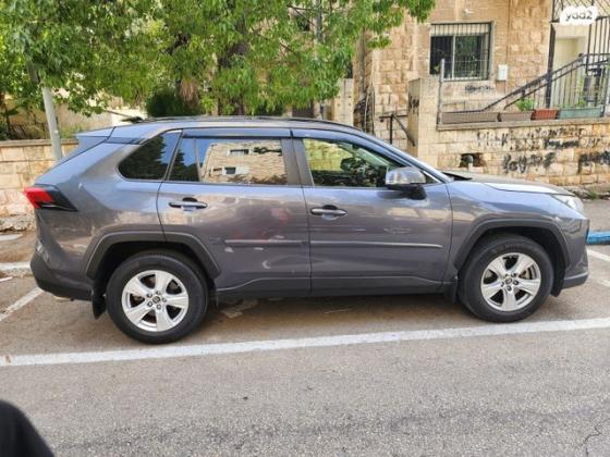 טויוטה RAV4 ארוך 4X4 Experience אוט' 2.0 (175 כ''ס) בנזין 2019 למכירה בחיפה