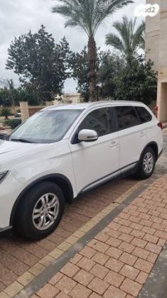מיצובישי אאוטלנדר Intense אוט' 7 מק' 2.0 (150 כ"ס) בנזין 2017 למכירה בתל אביב יפו