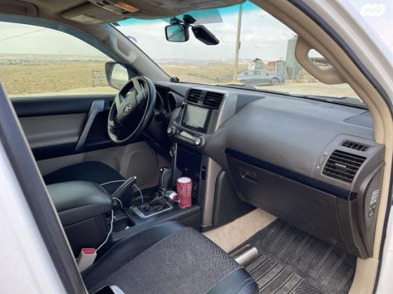 טויוטה לנד קרוזר ארוך 4X4 Luxury 60th אוט' דיזל 7 מק' 3.0 (190 כ''ס) דיזל 2011 למכירה בכפר סבא