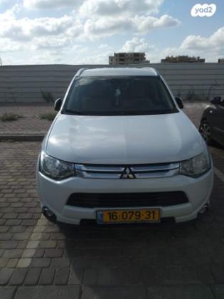 מיצובישי אאוטלנדר Instyle אוט' 7 מק' 2.0 (150 כ"ס) בנזין 2014 למכירה בגן יבנה