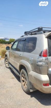 טויוטה לנד קרוזר ארוך 4X4 Luxury אוט' דיזל 8 מק' 3.0 (166 כ''ס) דיזל 2004 למכירה בכפר ורדים