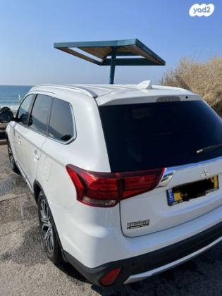 מיצובישי אאוטלנדר Premium אוט' 7 מק' 2.0 (150 כ''ס) בנזין 2018 למכירה בחיפה