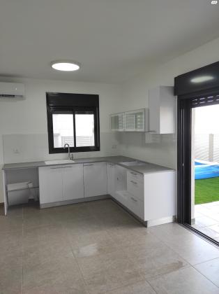 שרה אהרונסון 1