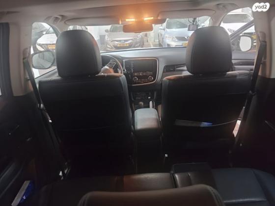 מיצובישי אאוטלנדר Premium אוט' 7 מק' 2.0 (150 כ''ס) בנזין 2018 למכירה בחולון
