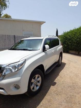 טויוטה לנד קרוזר ארוך 4X4 Luxury אוט' דיזל 7 מק' 3.0 (190 כ''ס) דיזל 2014 למכירה בהרצליה