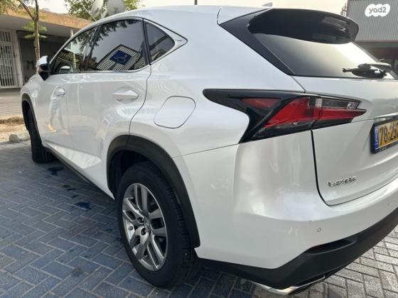 לקסוס NX 4X4 NX200T Premium אוט' 2.0 (238 כ"ס) בנזין 2017 למכירה בבת ים