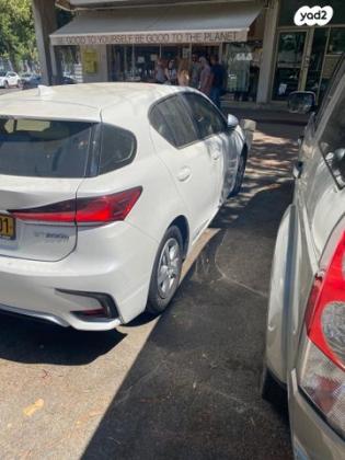 לקסוס CT200H Executive הייבריד אוט' 1.8 (99 כ''ס) בנזין 2019 למכירה ברמת השרון