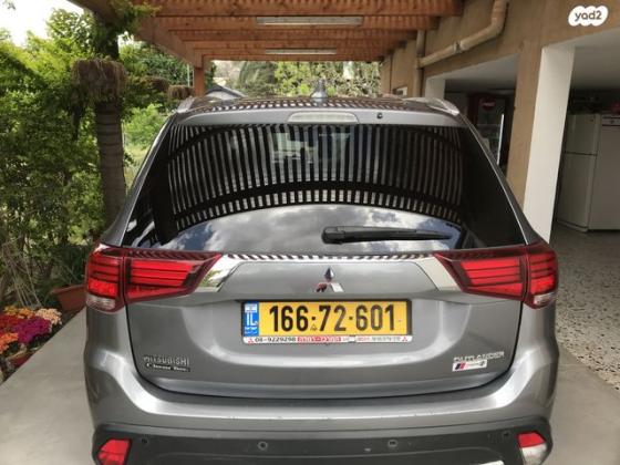 מיצובישי אאוטלנדר Premium אוט' 7 מק' 2.0 (150 כ''ס) בנזין 2018 למכירה בכפר טרומן