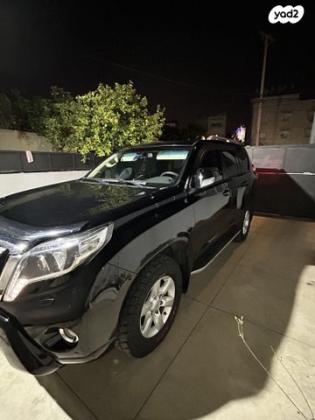 טויוטה לנד קרוזר ארוך 4X4 VX אוט' דיזל 7 מק' 2.8 (177 כ"ס) דיזל 2017 למכירה בתל אביב יפו