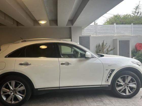 אינפיניטי QX70 / FX37 4X4 GT אוט' 3.7 (320 כ''ס) בנזין 2017 למכירה ברעננה