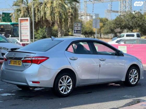 טויוטה קורולה Sun אוט' 1.6 (132 כ"ס) בנזין 2014 למכירה בחולון