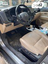 מיצובישי אאוטלנדר Premium אוט' 7 מק' 2.0 (150 כ''ס) בנזין 2017 למכירה בחולון