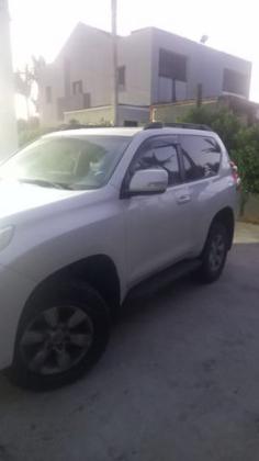 טויוטה לנד קרוזר קצר 4X4 Luxury אוט' דיזל 2.8 (177 כ"ס) דיזל 2016 למכירה בכפר סבא