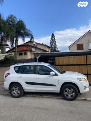 טויוטה RAV4 ארוך 4X4 GLI אוט' 2.0 (158 כ''ס) בנזין 2010 למכירה בעתלית