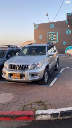 טויוטה לנד קרוזר ארוך 4X4 Luxury אוט' דיזל 8 מק' 3.0 (166 כ''ס) דיזל 2004 למכירה בירושלים
