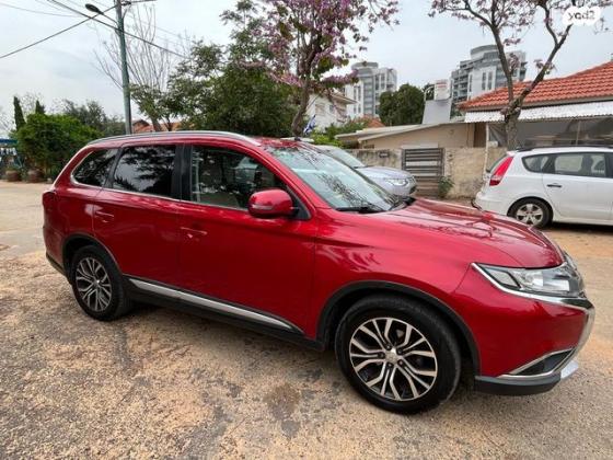 מיצובישי אאוטלנדר Premium אוט' 7 מק' 2.0 (150 כ''ס) בנזין 2018 למכירה בחדרה