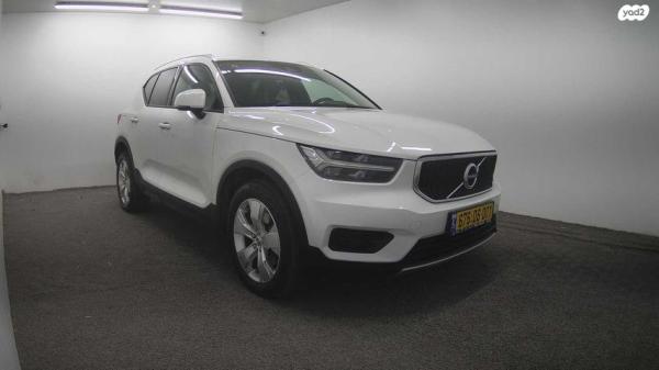 וולוו XC40 T4 Momentum אוט' 2.0 (190 כ''ס) בנזין 2019 למכירה בחיפה