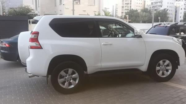 טויוטה לנד קרוזר קצר 4X4 Luxury אוט' דיזל 2.8 (177 כ"ס) דיזל 2017 למכירה בחולון