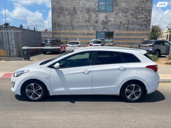 יונדאי i30 Inspire סטיישן אוט' 1.6 (135 כ"ס) בנזין 2016 למכירה בנתניה