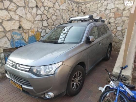 מיצובישי אאוטלנדר Instyle אוט' 7 מק' 2.0 (150 כ"ס) בנזין 2014 למכירה בעלי
