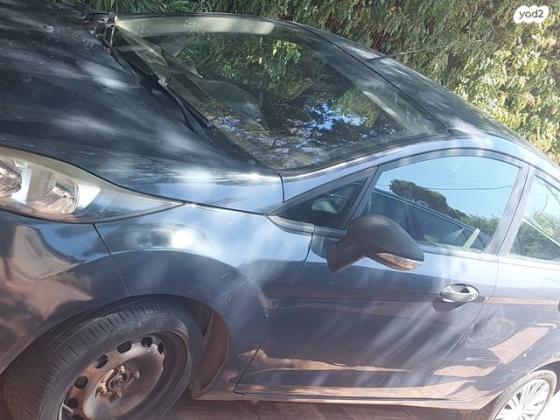 פורד פיאסטה Ambiente ידני 1.2 (82 כ''ס) בנזין 2015 למכירה בהוד השרון