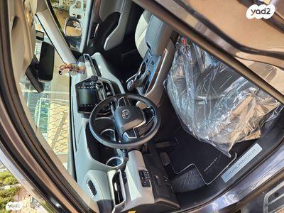 טויוטה היילנדר 4X4 E-Xclusive הייבריד אוט' 7 מק' 2.5 (190 כ''ס) בנזין 2022 למכירה בכרמיאל