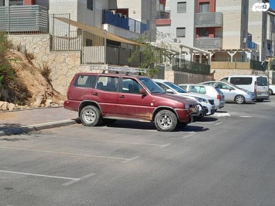 ניסאן טראנו ארוך 4X4 ידני 2.4 (124 כ''ס) בנזין 1996 למכירה בירושלים