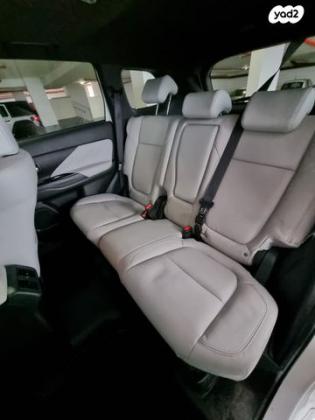 מיצובישי אאוטלנדר PHEV 4X4 Luxury הייבריד אוט' 5 מק' 2.4 (135 כ''ס) היברידי חשמל / בנזין 2020 למכירה ברעננה